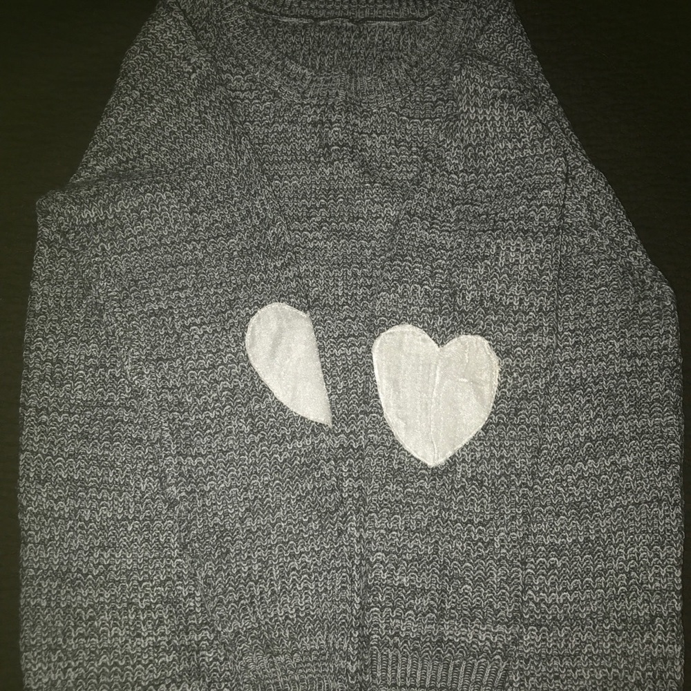Grey crewneck sweater